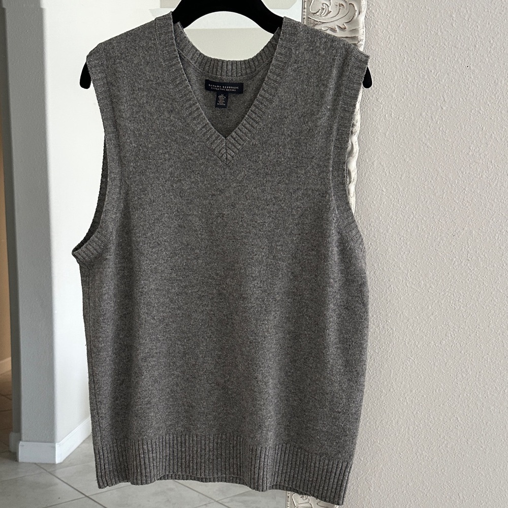 Banana Republic Wool V-Neck Sweater Vest in Gray